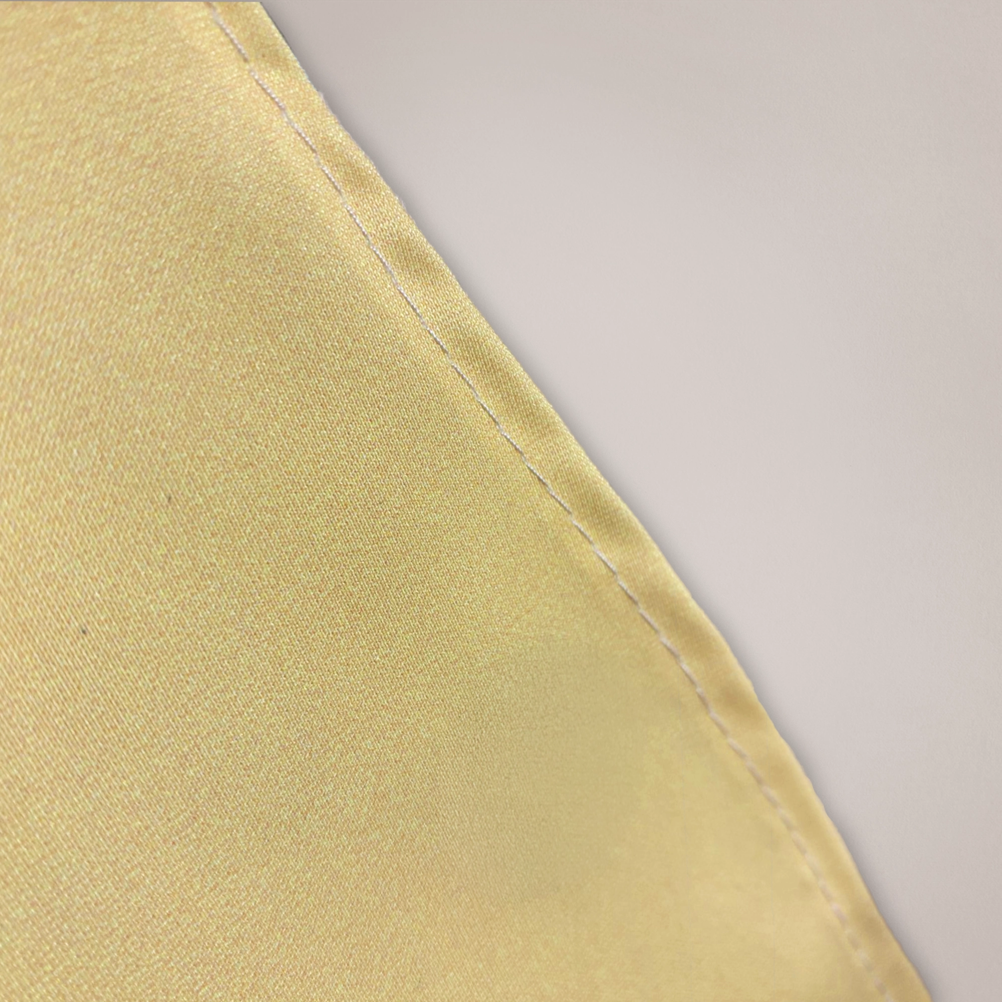 Round Tablecloth - Close Up 